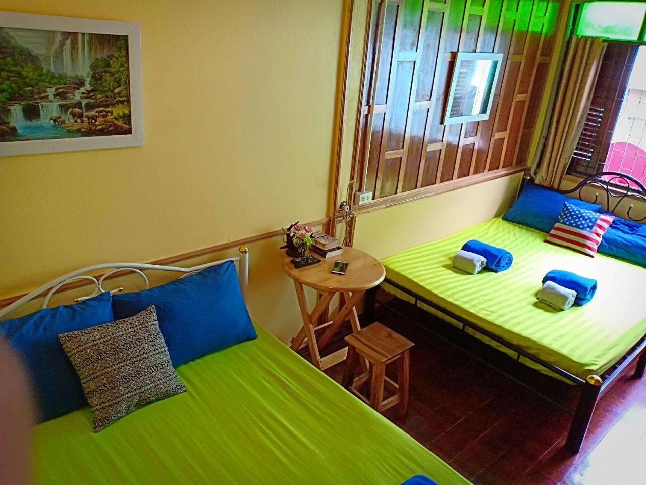 Santo House Hotel Bangkok Kültér fotó