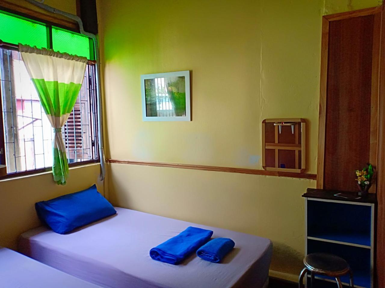 Santo House Hotel Bangkok Kültér fotó