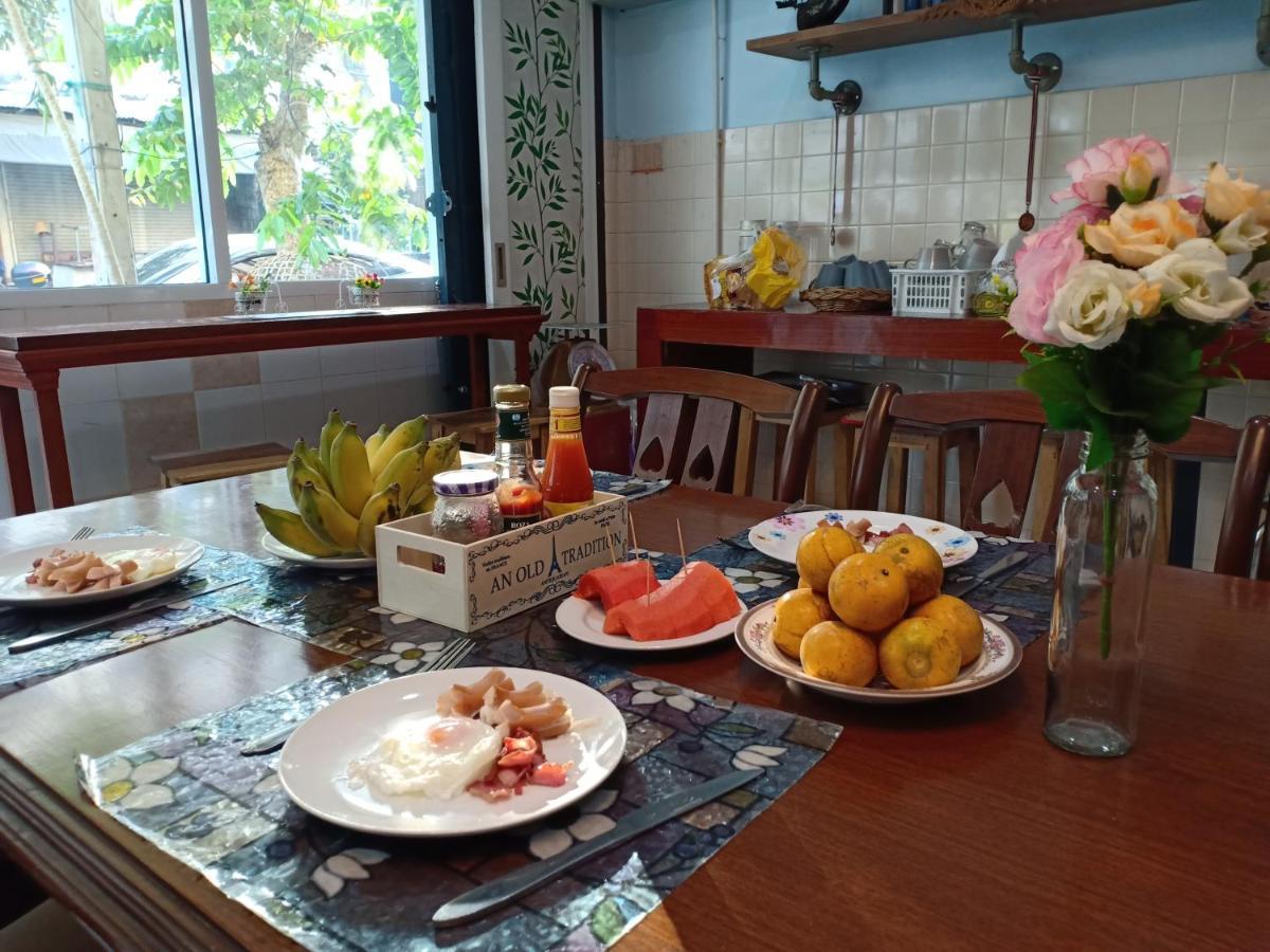 Santo House Hotel Bangkok Kültér fotó