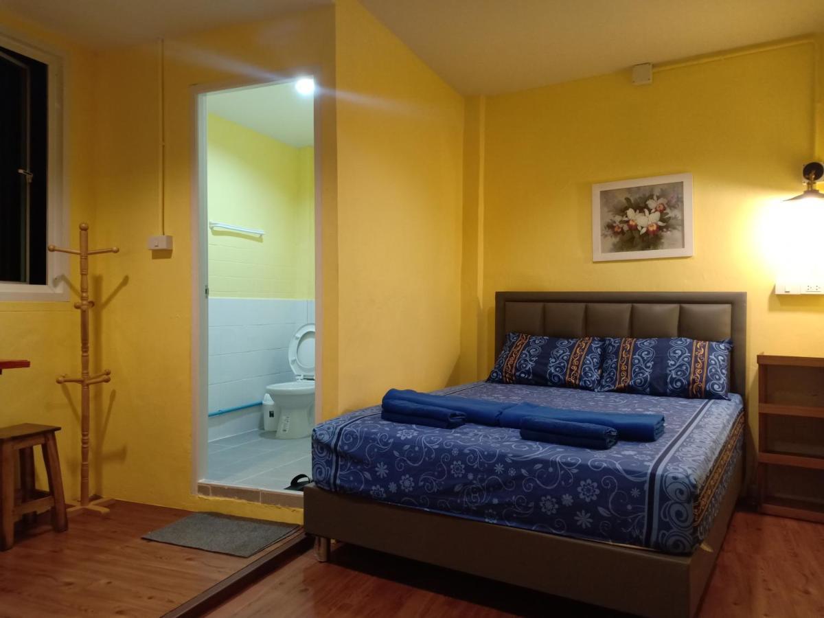 Santo House Hotel Bangkok Kültér fotó